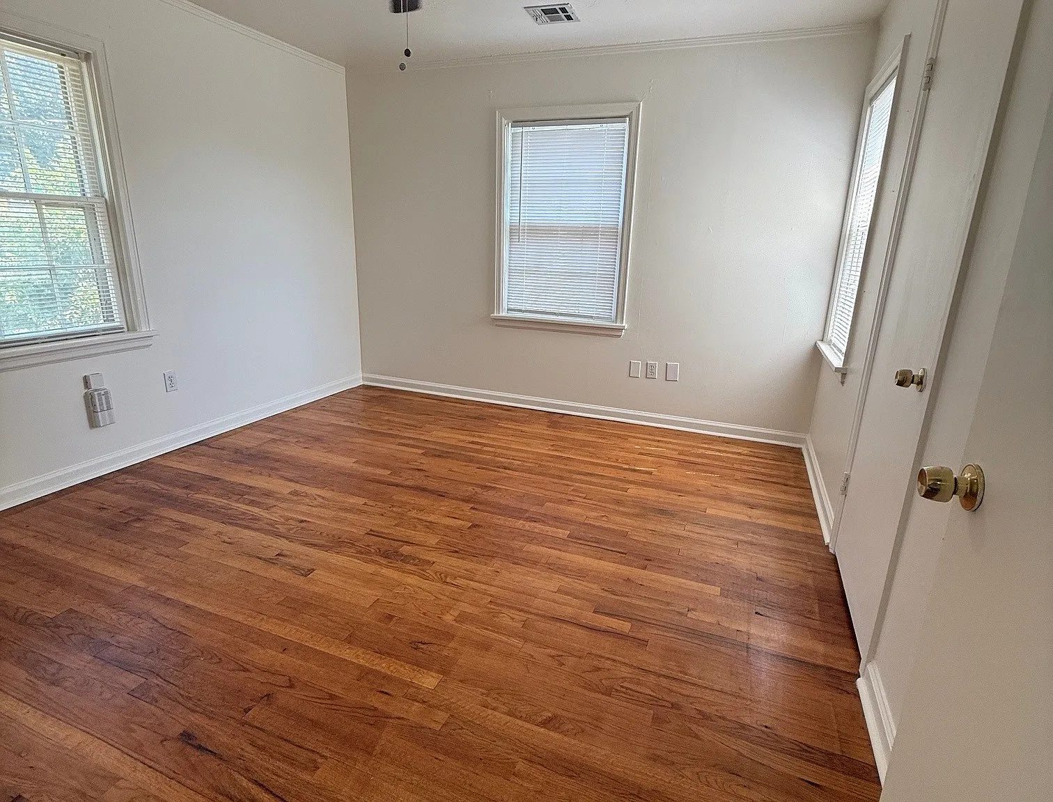 3 bed, 1230 sqft, $1,550 — Photo 3