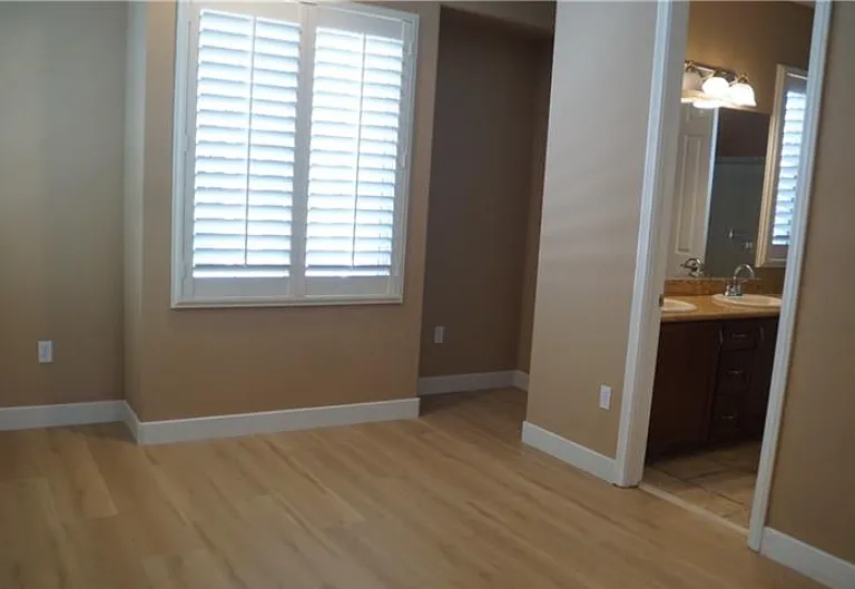 2407 Granada Bluff Ct — Photo 13