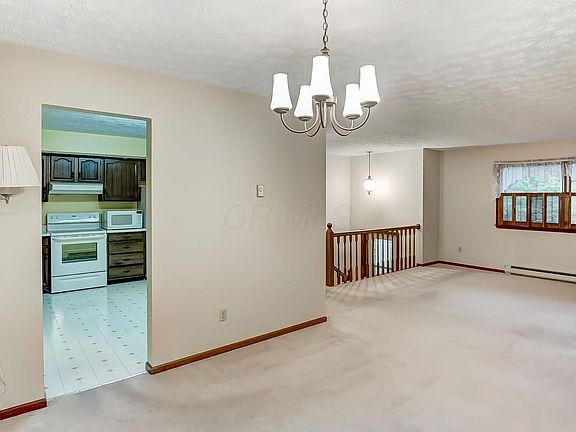 5th image of 907 Catalpa Pl