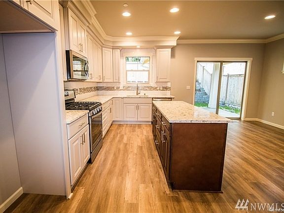 4th image of 3623 22nd Ave NE