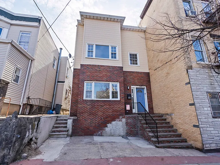 1102 Central Ave #1 — Photo 18
