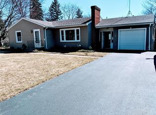 163 Meadowdale Dr, Rochester, NY 14624