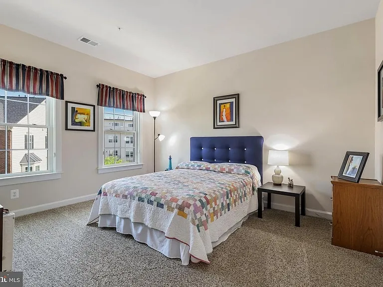 5241 Stream Bank Ln — Photo 6