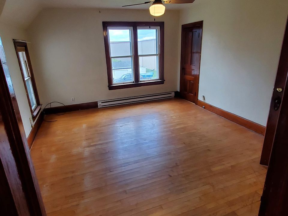 looking from bedroom to living room with closet