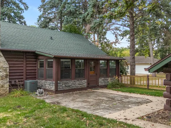 626 18th St W, Clear Lake, IA 50428