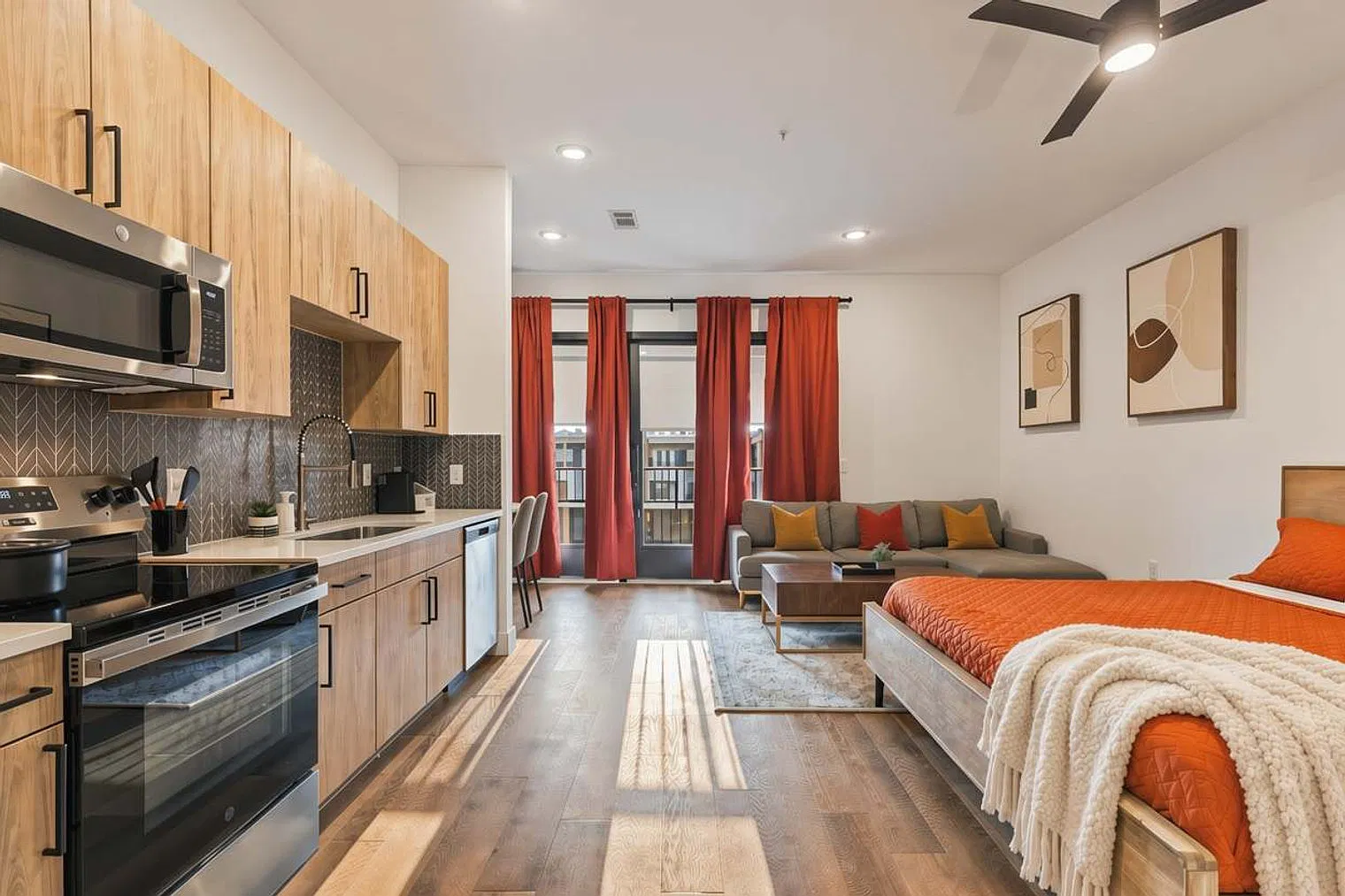 Studio, 1.0 bath, 559 sqft, $2,505 — Photo 2