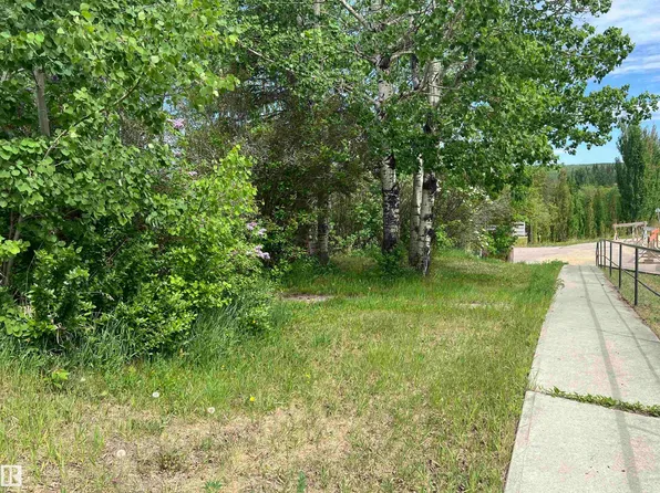 5128 50th St, Redwater, AB T0A 2W0