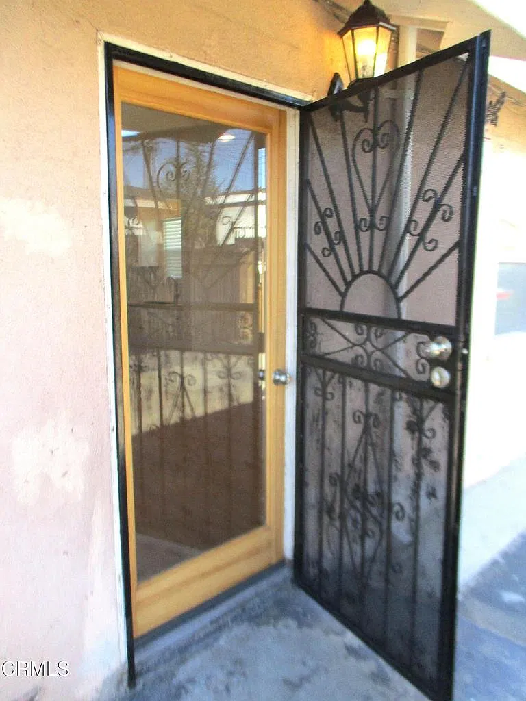 1 bed, 1.0 bath, 553 sqft, $1,750 — Photo 2