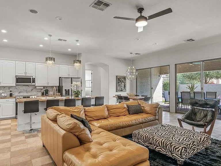 15033 W Windsor Ave — Photo 2