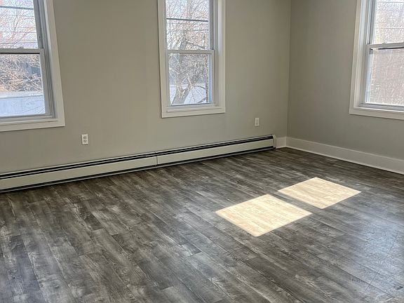 3rd image of 14 Cottage St Floor 2