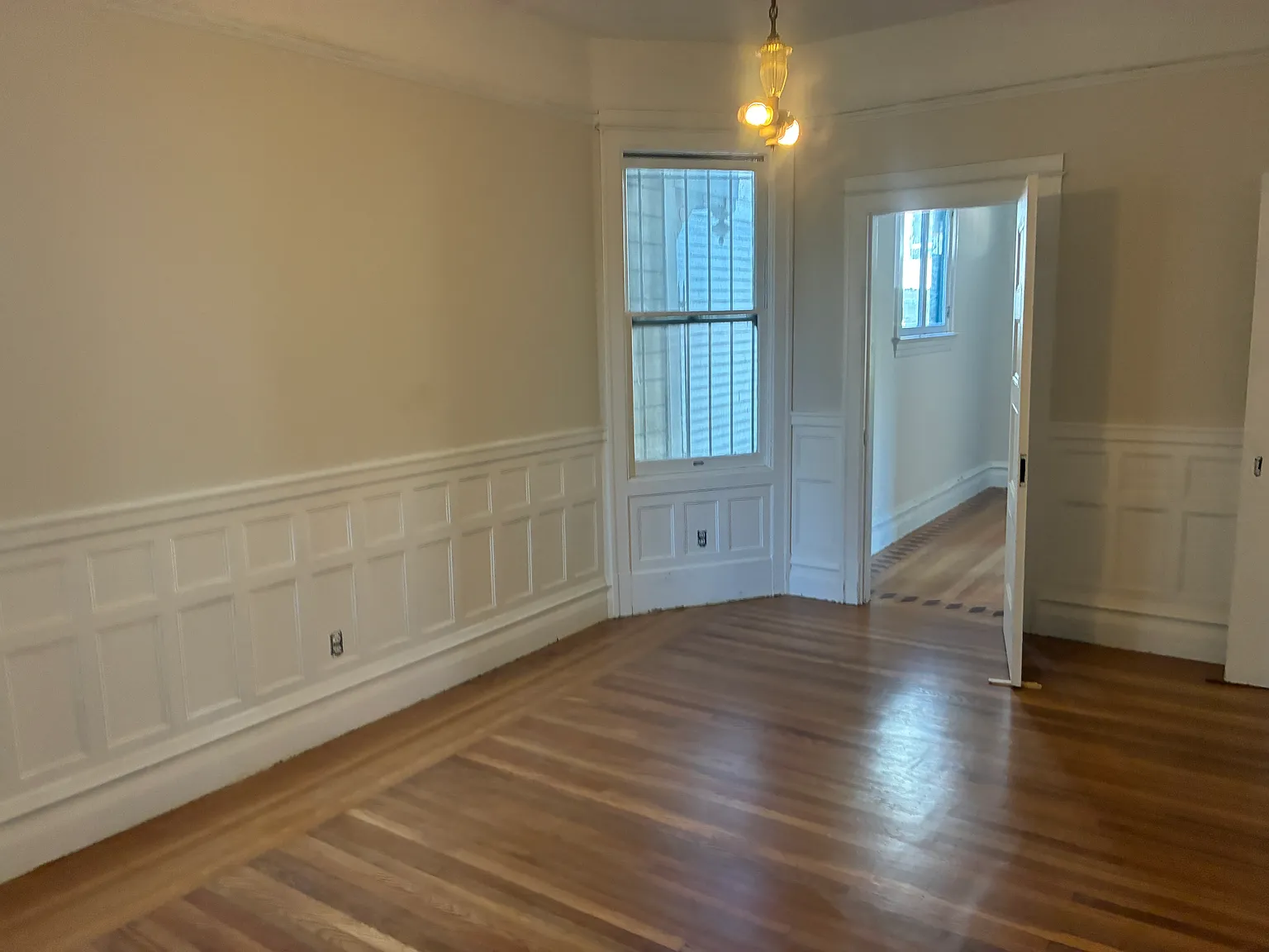 4 bed, 1402 sqft, $4,900 — Photo 4