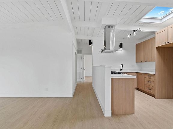4th image of 216 Los Gatos Avenue