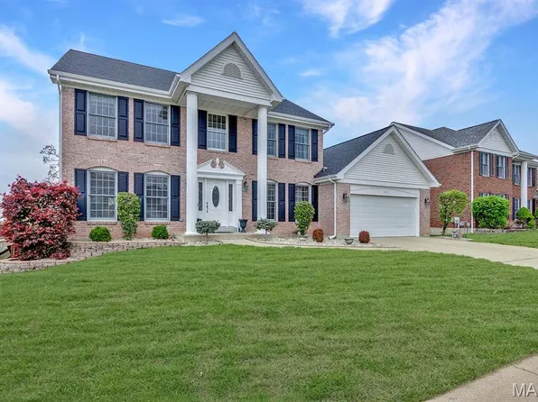 4919 Sunset Oaks Ln, Saint Louis, MO 63128