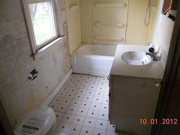 4th image of 619 W Oak St