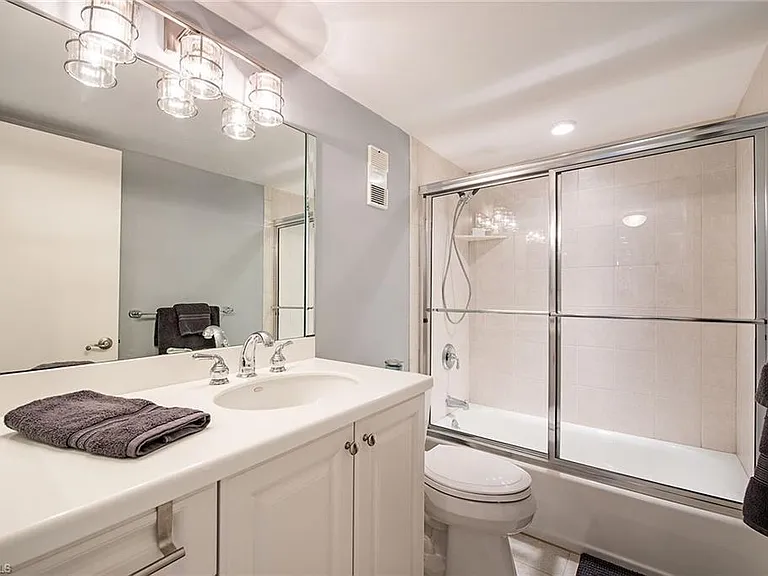260 Seaview Ct #1505 — Photo 10