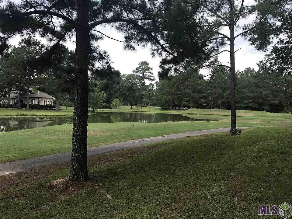 2nd image of 13996 Clubhouse Way