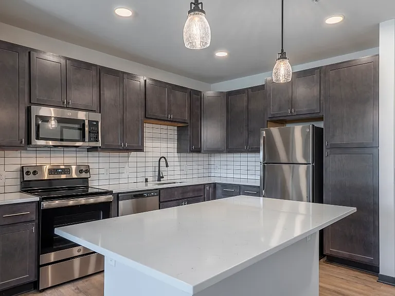 Homestead Luxury Apartments — Photo 28