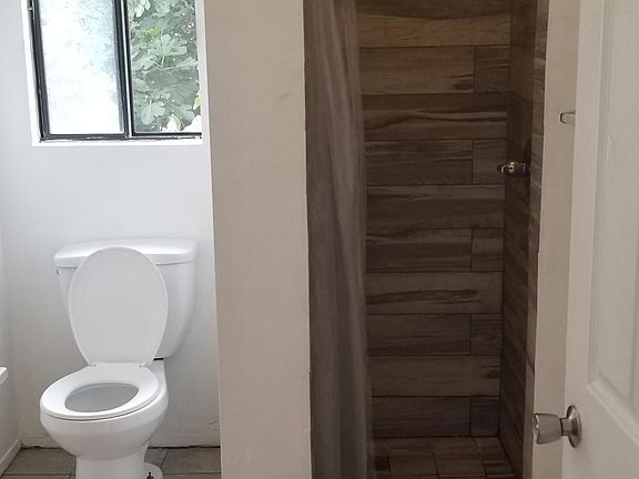 5th image of 2711 Mimosa St APT B