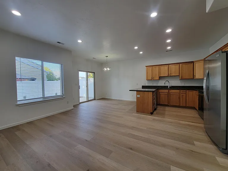1378 W Stone Meadow Dr — Photo 6
