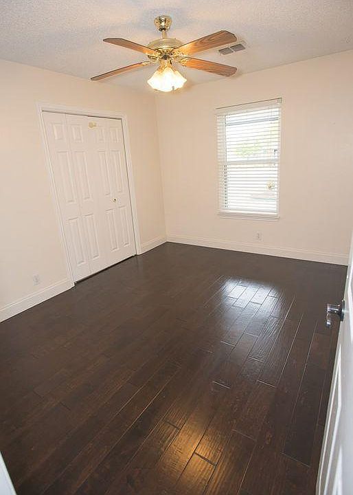 1st image of 3307 Crestmont Dr