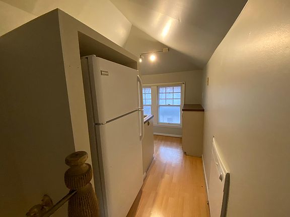 4th image of 316 N Franklin St #3