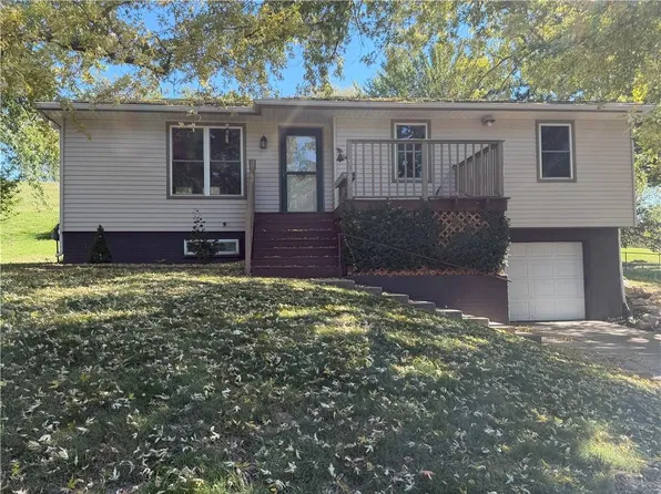 5605 S 14th St, Saint Joseph, MO 64504