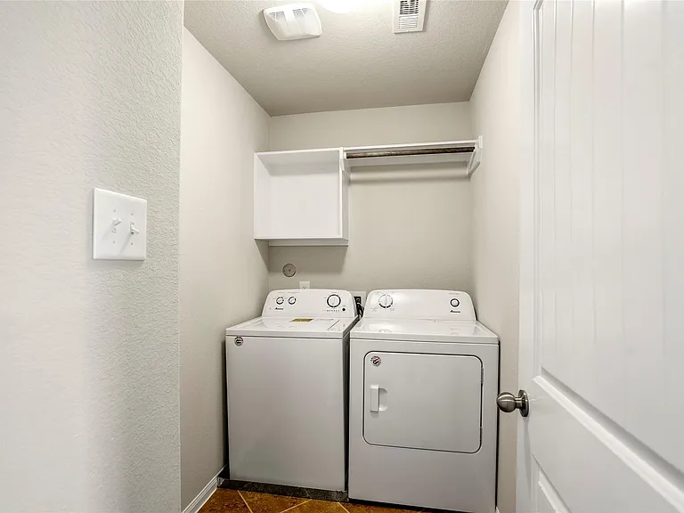 15524 Marina Dr — Photo 18
