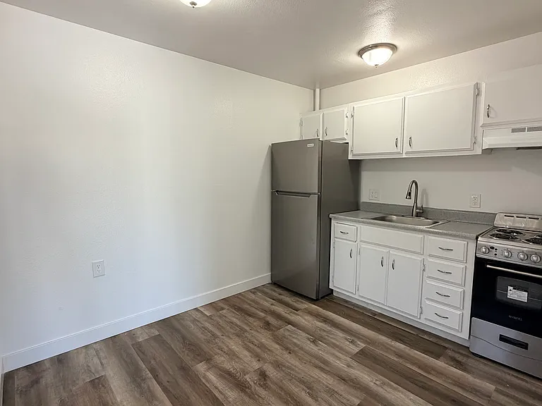 Flats at Granite Reef — Photo 8