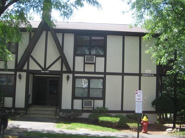 1st image of 724 Sierra Vista Ln Unit 724