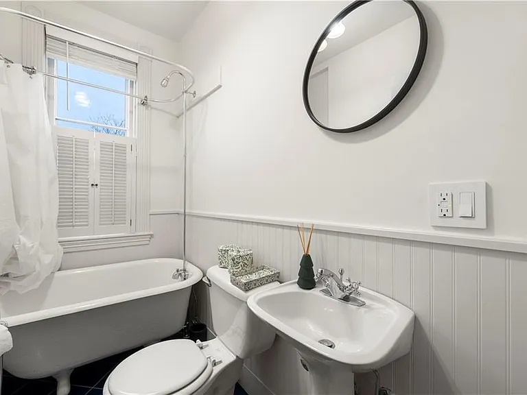 35 Marsh St — Photo 12