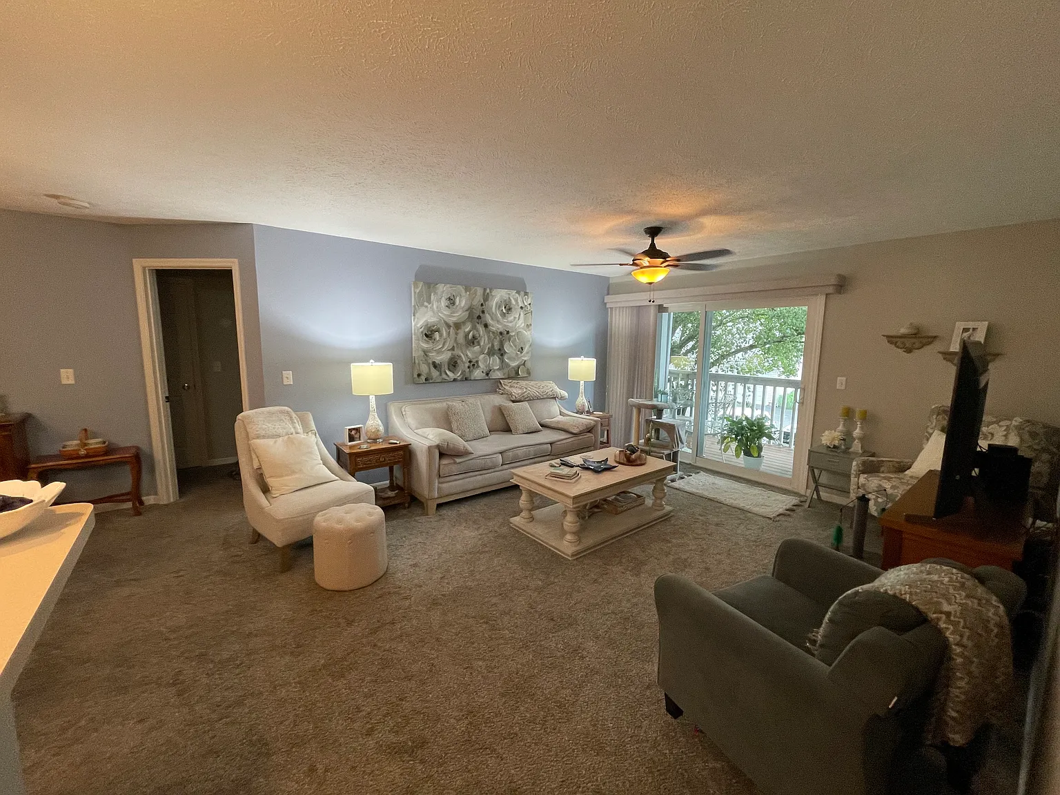 2 bed, 1112 sqft, $1,800 — Photo 4
