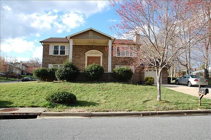 2nd image of 6106 Den Lee Dr