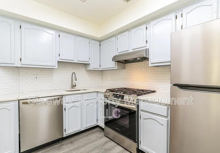 117 Rainier Ct #8 — Photo 6