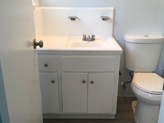 5th image of 2660 Flores St #5