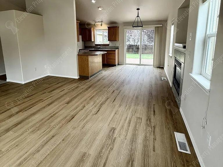 1299 NE Glacier Ridge Rd — Photo 7