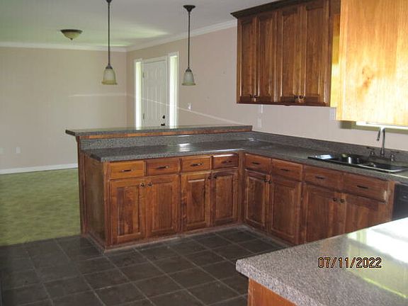 5th image of 100 Leggett Dr
