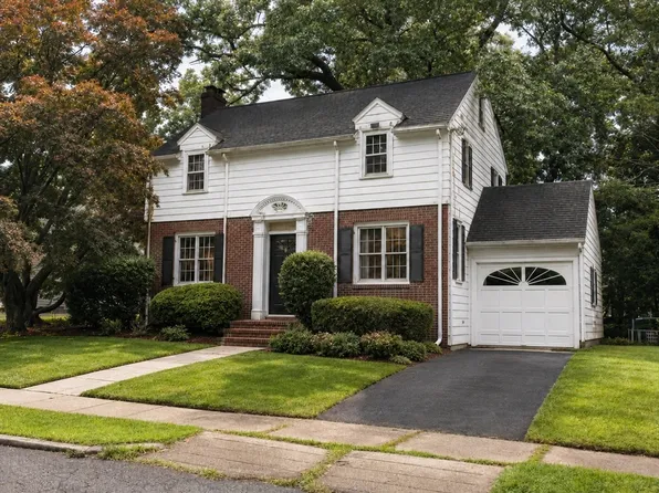 6 Birch Hill Rd, Melrose, MA 02176