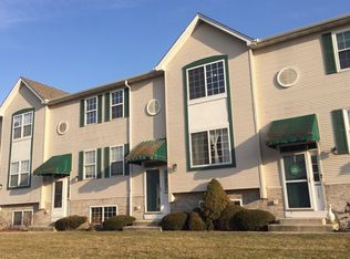 2106 Jasmine Dr, Crest Hill, IL 60403