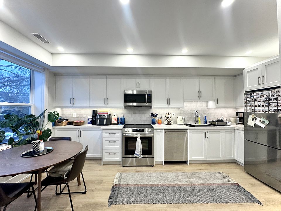 1st image of 73 Dewson St Floor 2