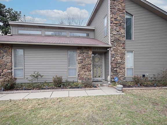 3rd image of 4395 Cedar Park Dr