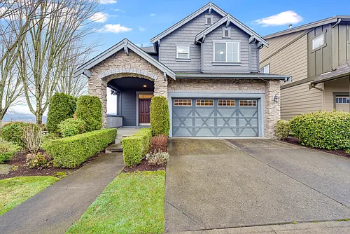 1821 10th Ave NE Photo 1