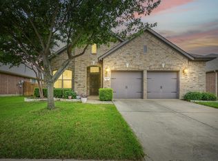1616 Nightingale Dr, Aubrey, TX 76227