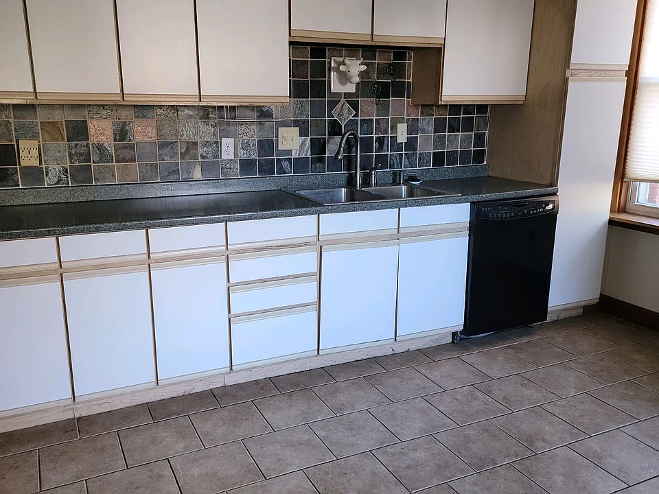 1st image of 40 Ferndale Ave #1