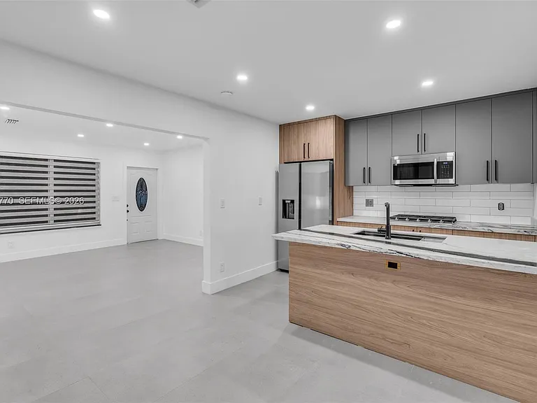 730 NW 77th Way — Photo 6
