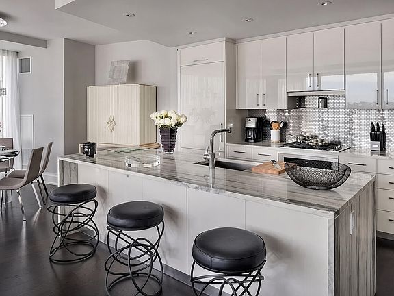 5th image of 50 Riverside Blvd APT 15C