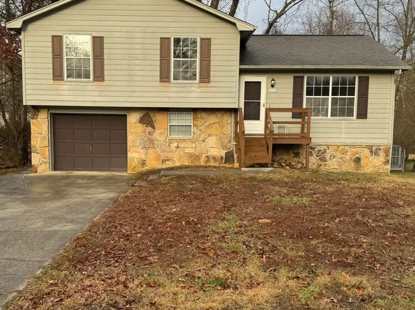 6520 Cedar Bend Rd, Knoxville, TN 37918