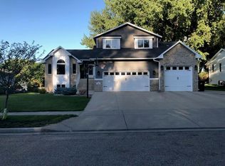 2109 Boston Dr, Bismarck, ND 58504