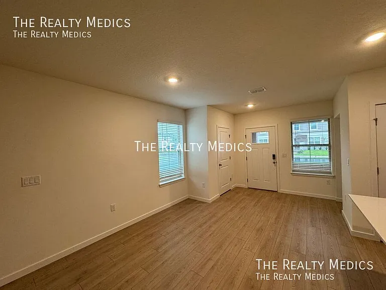 16594 Barbours Creek Way — Photo 5