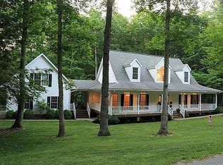 403 Old Farm Rd, Daniels, WV 25832