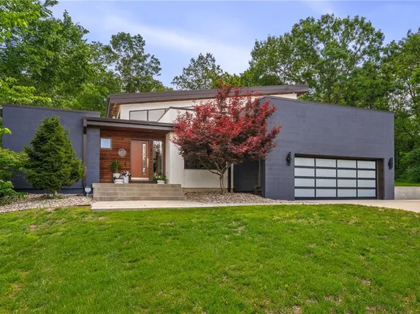 4717 Canaan Lake Cir, Kansas City, KS 66109